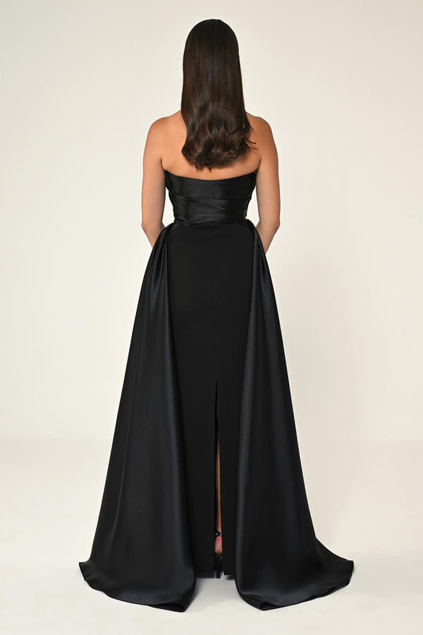 Long Dress with Neckline Floral Accessory